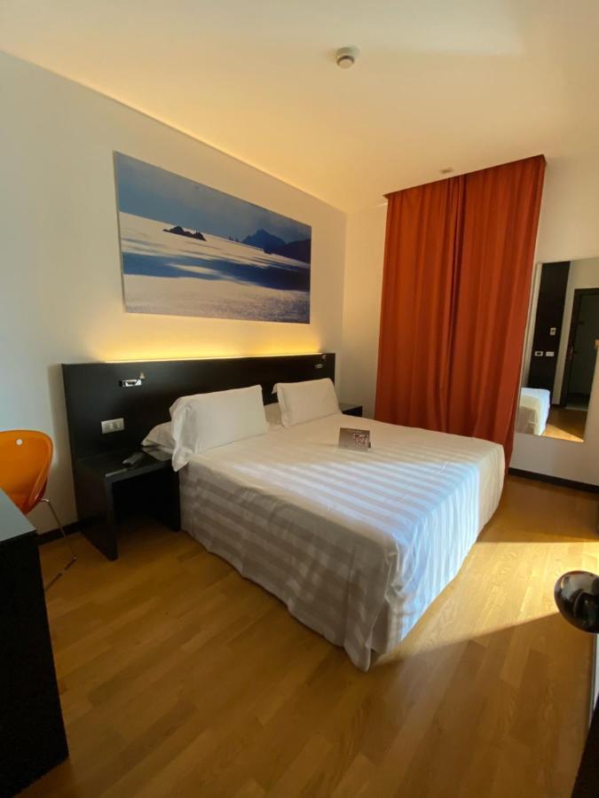 Card International Hotel Rimini Exterior foto