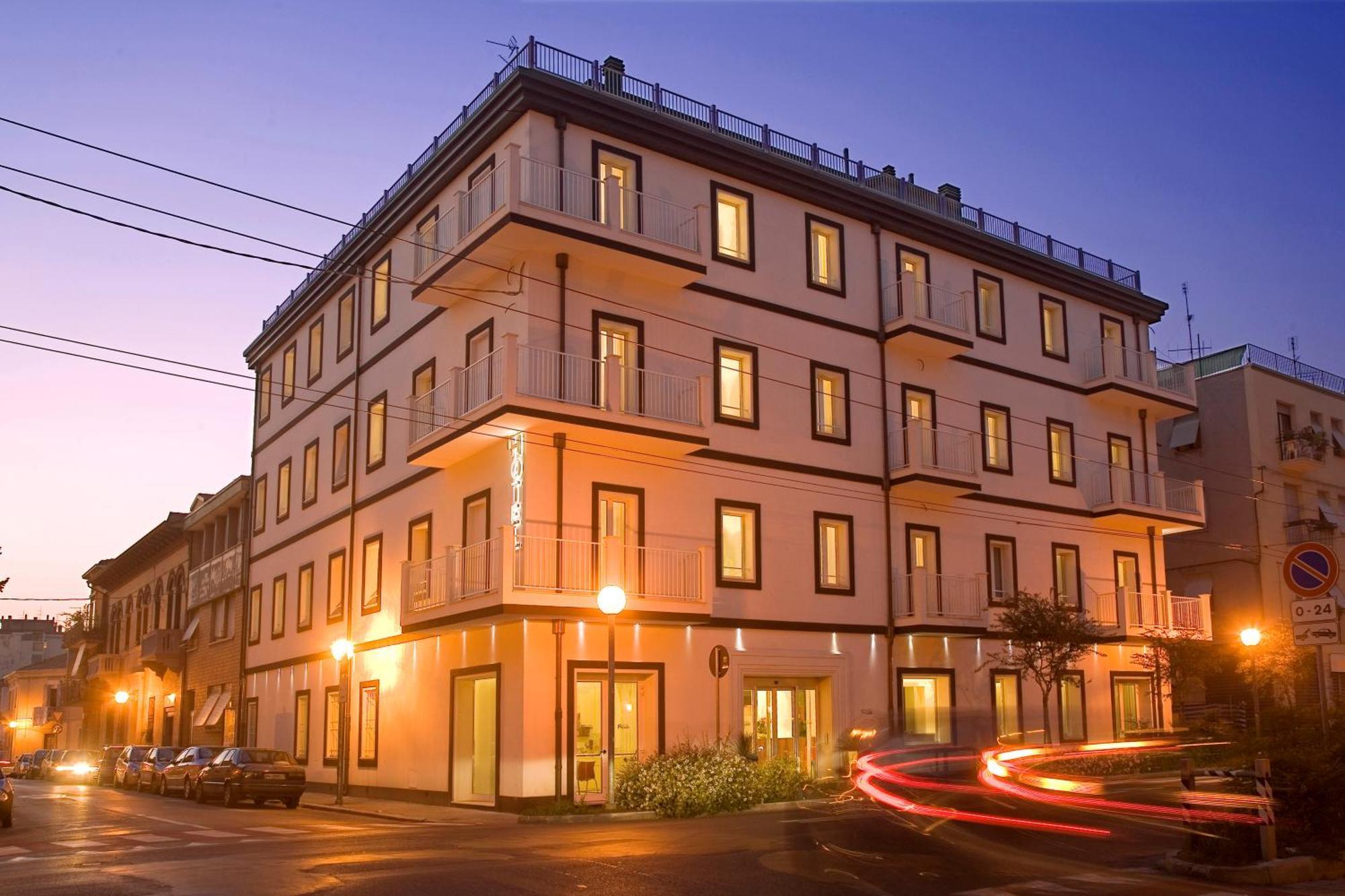 Card International Hotel Rimini Exterior foto