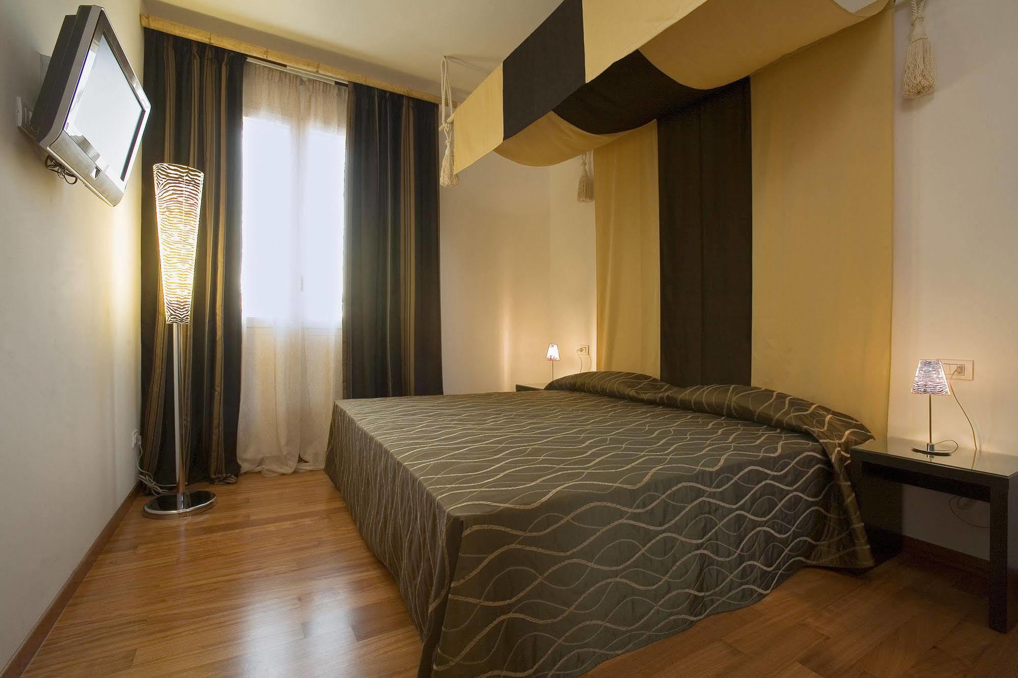 Card International Hotel Rimini Zimmer foto